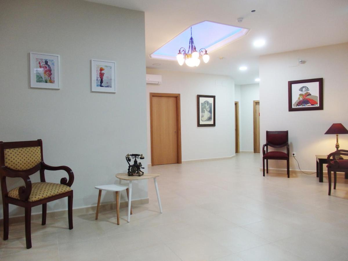 Hostal Montemayor Moguer Bagian luar foto