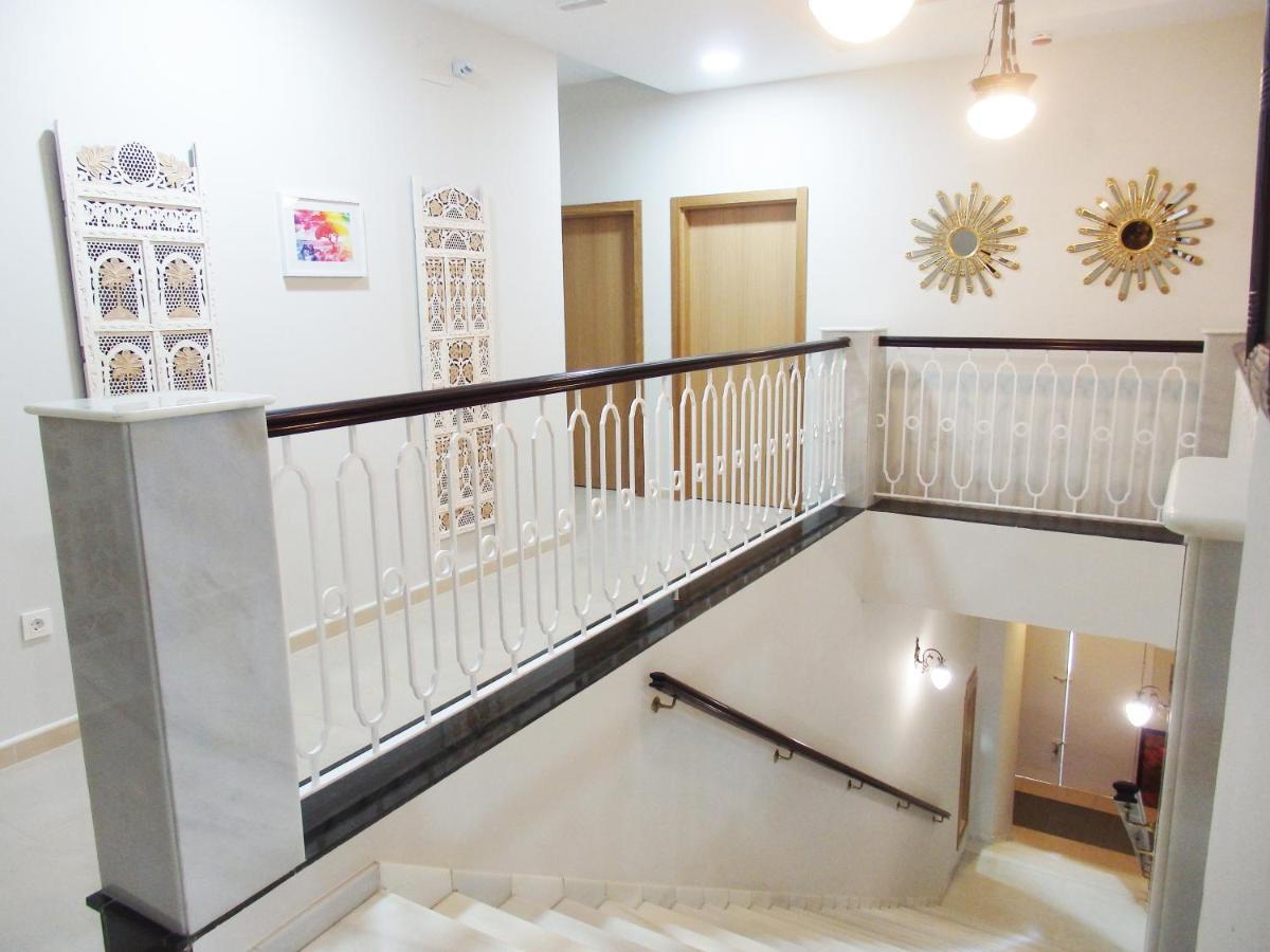 Hostal Montemayor Moguer Bagian luar foto
