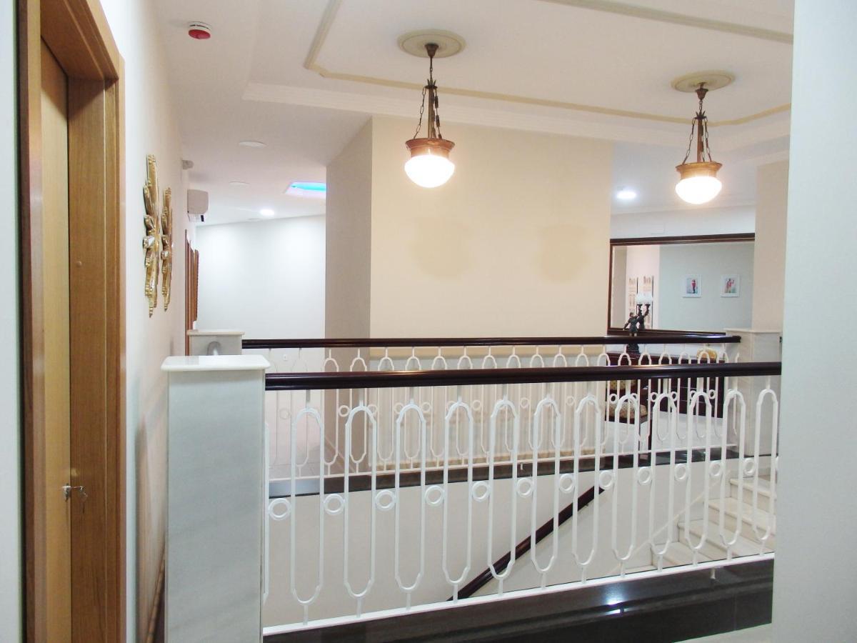 Hostal Montemayor Moguer Bagian luar foto