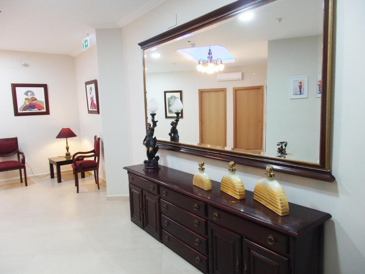 Hostal Montemayor Moguer Bagian luar foto