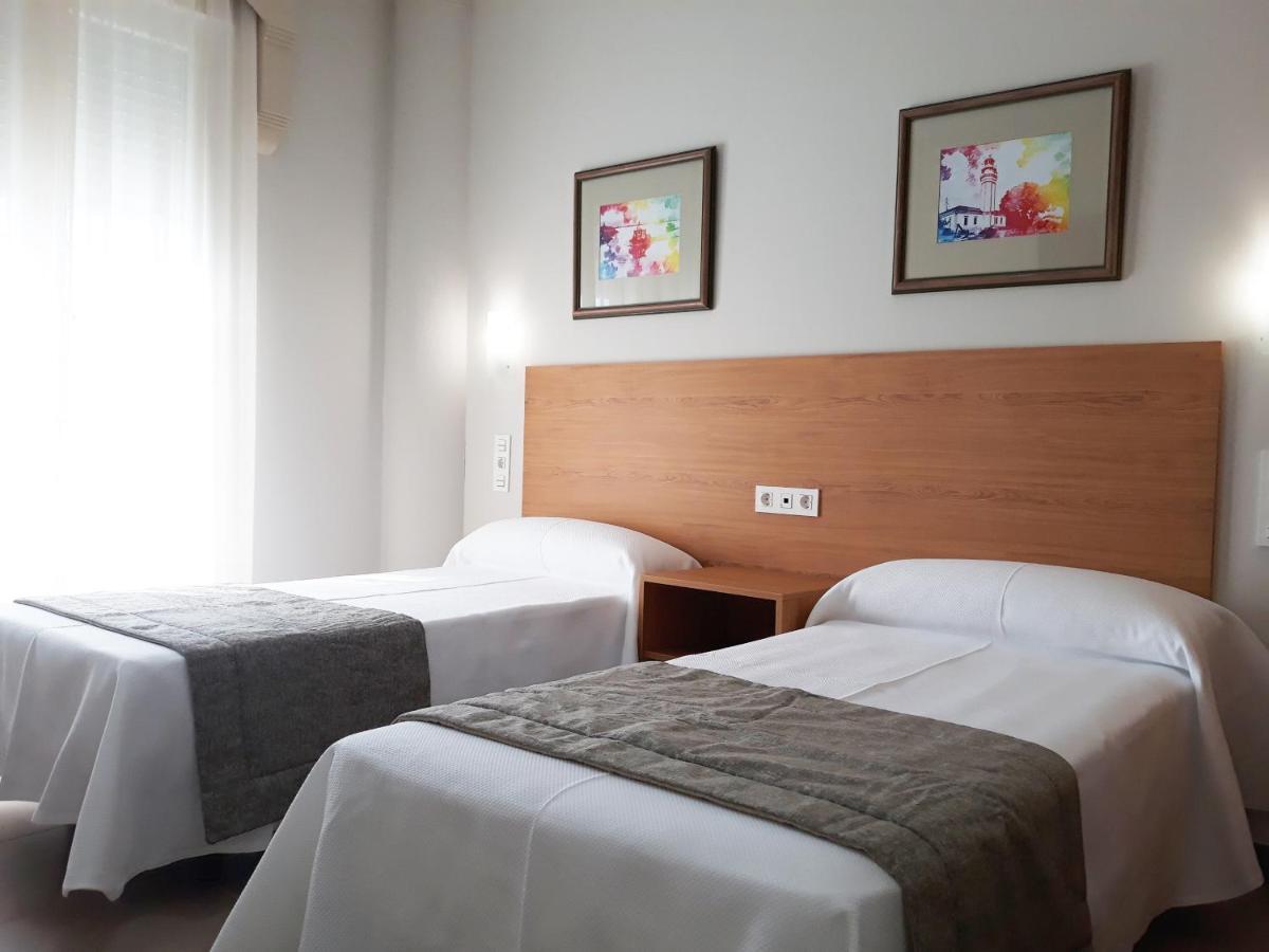 Hostal Montemayor Moguer Bagian luar foto
