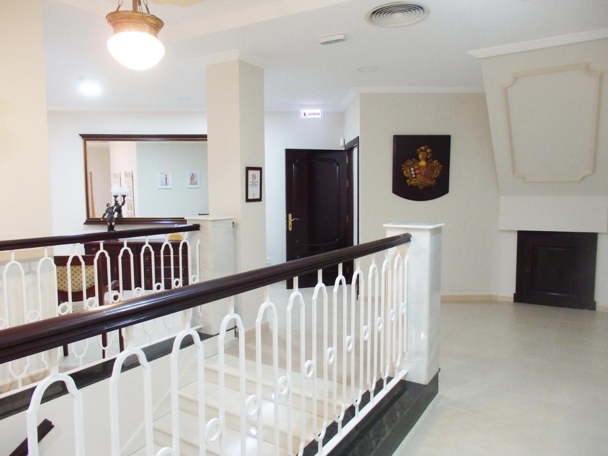 Hostal Montemayor Moguer Bagian luar foto