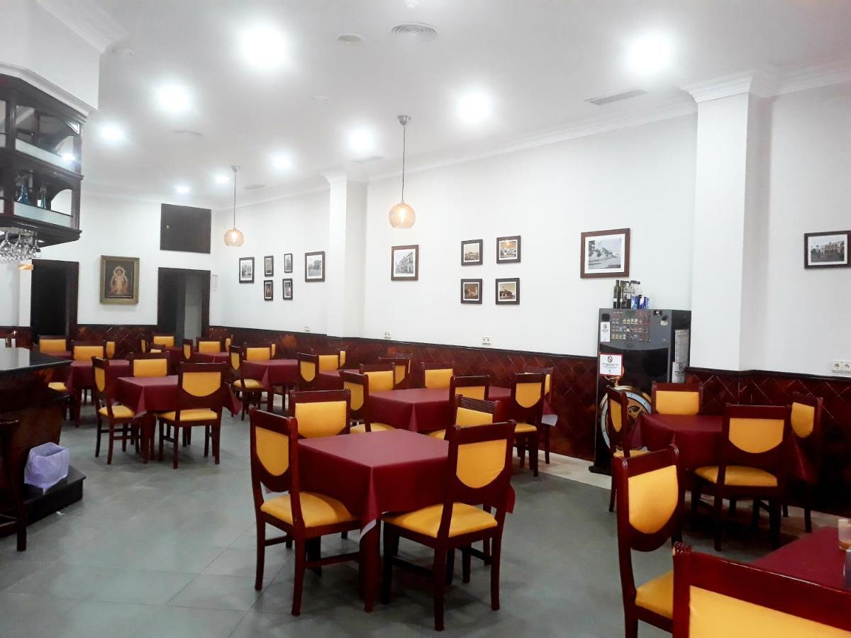 Hostal Montemayor Moguer Bagian luar foto