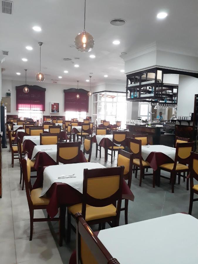 Hostal Montemayor Moguer Bagian luar foto